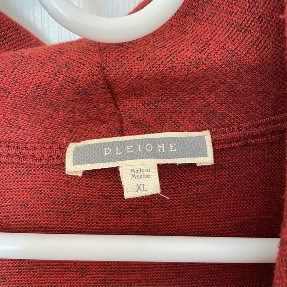 Pleione Red Heather Top - Picture 5 of 6